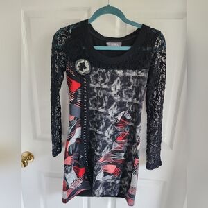 Colori Mixed Media Unique dress with Lace and crochet flowers Black/red/white Sm